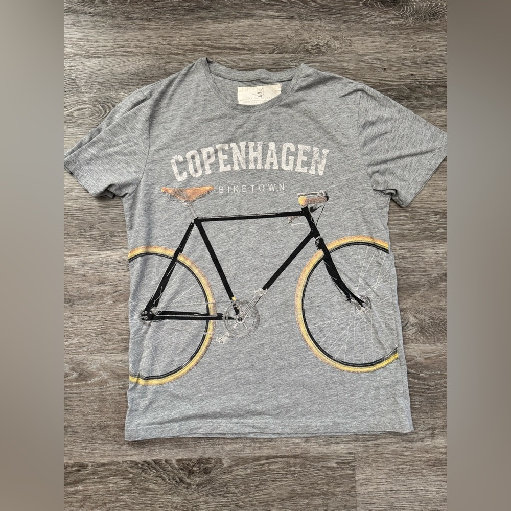 Fox Originals women’s short sleeve tee, size Large.